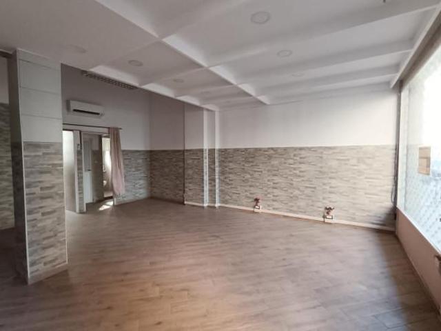 Locale Commerciale in affitto a Piemonte, Asti