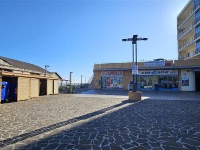 Locale Commerciale in affitto a Cona di Atessa, Atessa