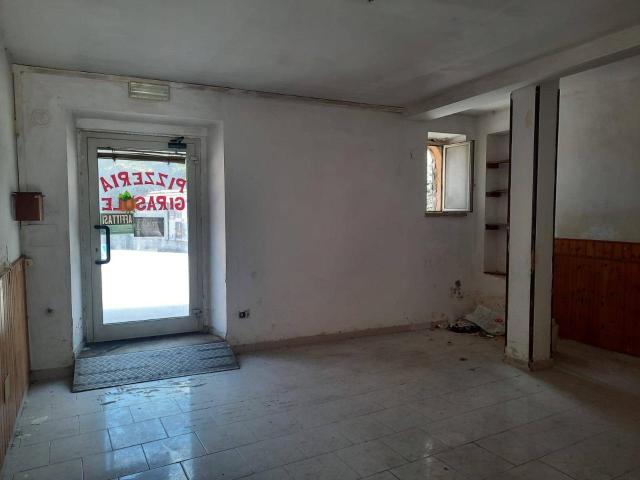 Locale Commerciale in affitto a Attigliano, Umbria