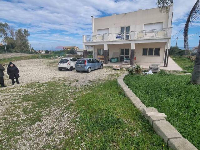Locale Commerciale in affitto a Augusta, Sicilia