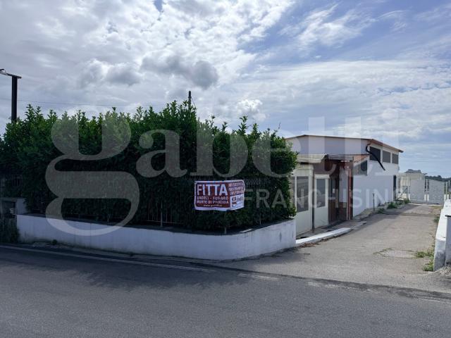 Locale Commerciale in affitto a Bacoli, Campania