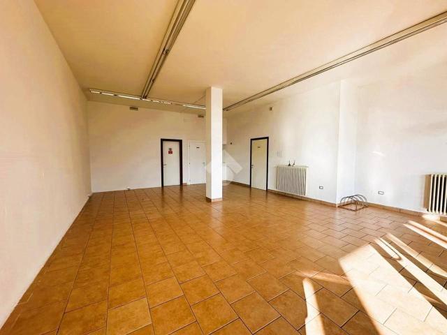 Locale Commerciale in affitto a San Biagio, Bagnolo San Vito