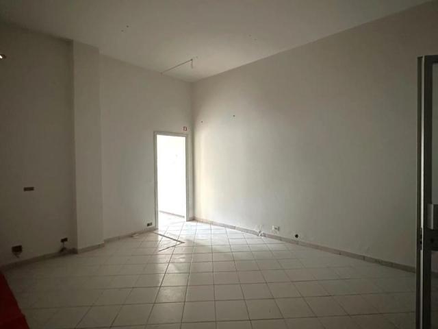 Locale Commerciale in affitto a Piemonte, Cuneo