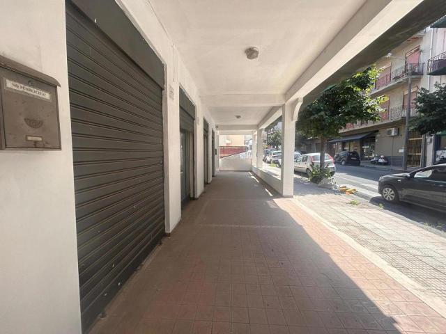 Locale Commerciale in affitto a Oreto, Barcellona Pozzo Di Gotto