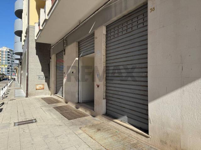 Locale Commerciale in affitto a Municipio 2, Puglia