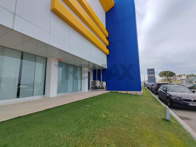 Locale Commerciale in affitto a Puglia, Barletta-andria-trani