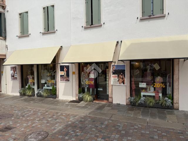 Locale Commerciale in affitto a Pilastroni, Bassano Del Grappa