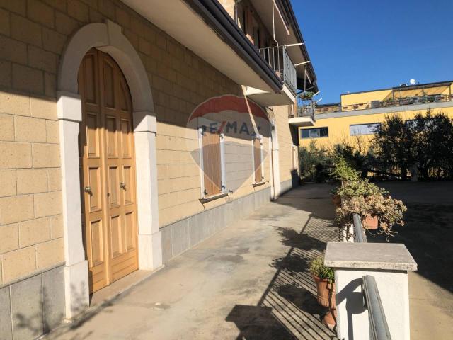 Locale Commerciale in affitto a Benevento, Campania