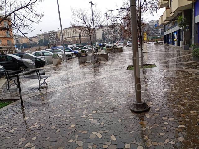 Locale Commerciale in affitto a Benevento, Campania