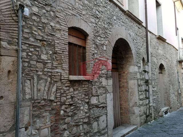 Locale Commerciale in affitto a Ponticelli, Benevento