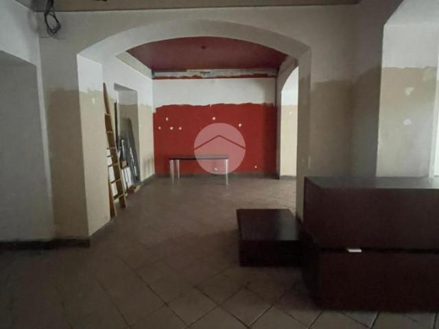 Locale Commerciale in affitto a Bergamo, Lombardia