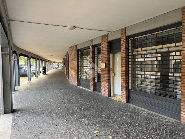 Locale Commerciale in affitto a San Donato-San Vitale, Bologna