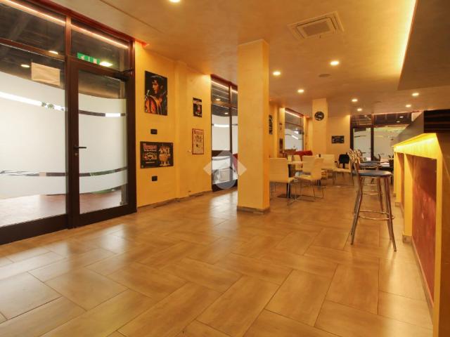 Locale Commerciale in affitto a Bonate Sopra, Lombardia