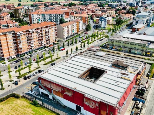 Locale Commerciale in affitto a Piemonte, Torino