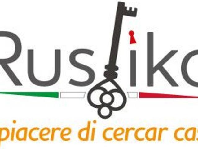 Locale Commerciale in affitto a Borgo Mantovano, Revere