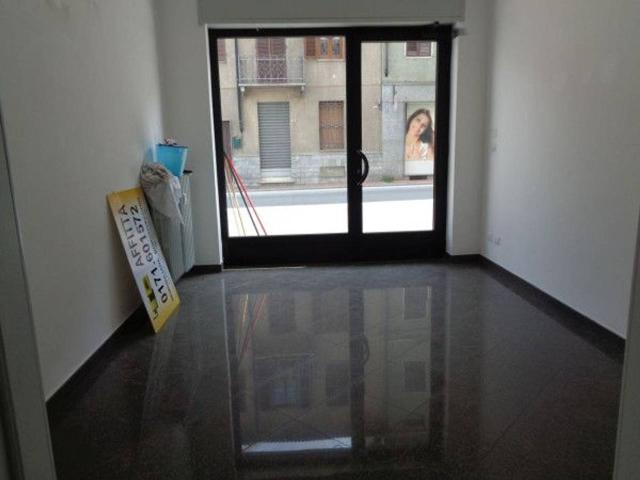Locale Commerciale in affitto a Piemonte, Cuneo