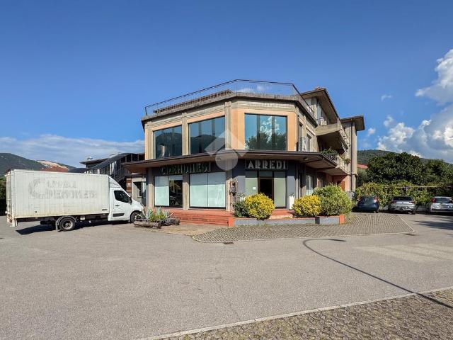 Locale Commerciale in affitto a Villaggio Marcolini, Botticino