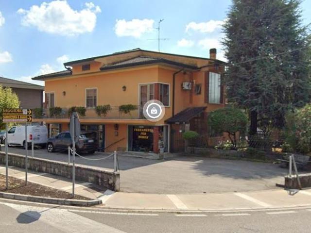 Locale Commerciale in affitto a Bovolone, Veneto