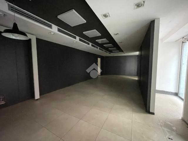 Locale Commerciale in affitto a Piemonte, Cuneo