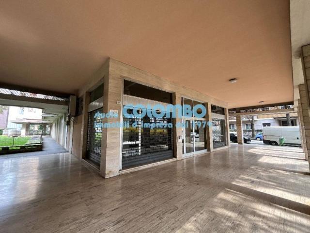 Locale Commerciale in affitto a Zona Nord, Brescia