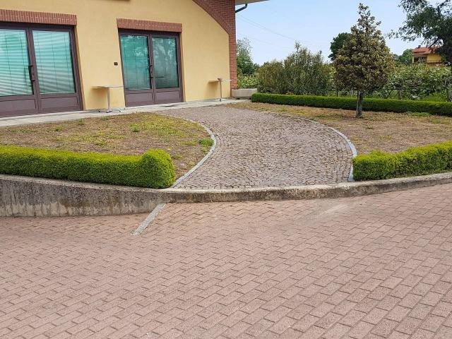 Locale Commerciale in affitto a Piemonte, Torino