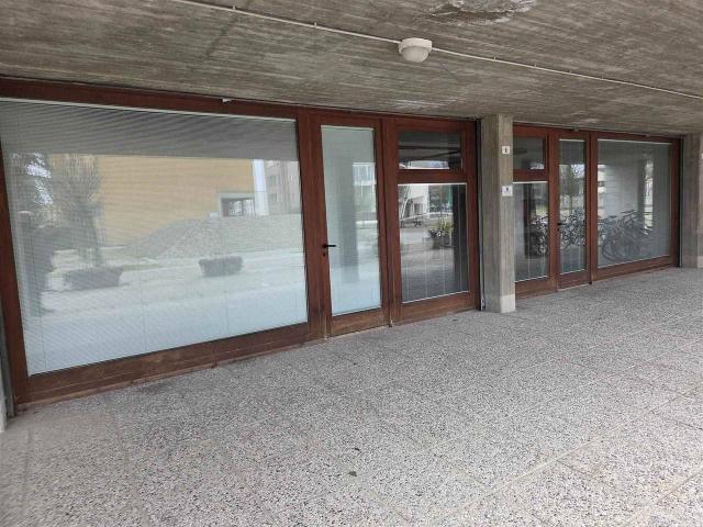 Locale Commerciale in affitto a Budrio, Reggio Emilia