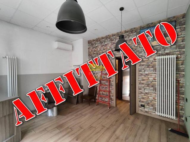 Locale Commerciale in affitto a Busnago, Lombardia