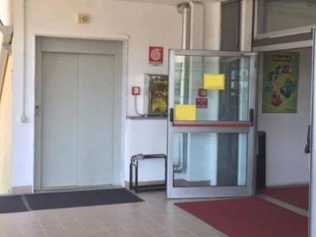 Locale Commerciale in affitto a San Giuseppe, Busto Arsizio