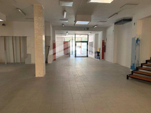 Locale Commerciale in affitto a Cep, Campobasso