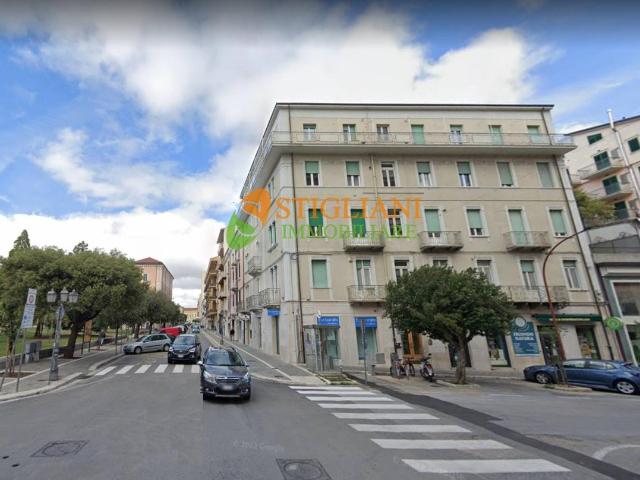 Locale Commerciale in affitto a Campobasso, Molise
