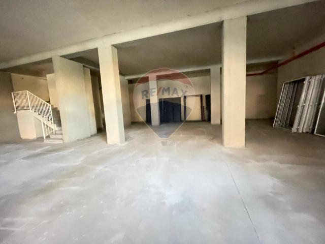 Locale Commerciale in affitto a Piano Tavola, Camporotondo Etneo