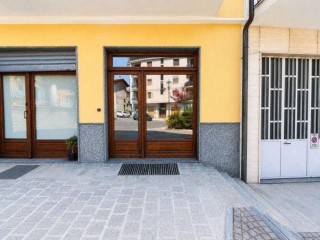 Locale Commerciale in affitto a Piemonte, Cuneo