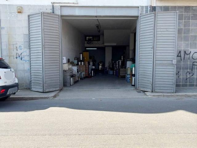 Locale Commerciale in affitto a Puglia, Barletta-andria-trani