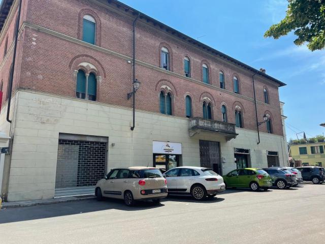 Locale Commerciale in affitto a Caorso, Reggio Emilia