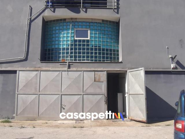 Locale Commerciale in affitto a Capaccio, Campania