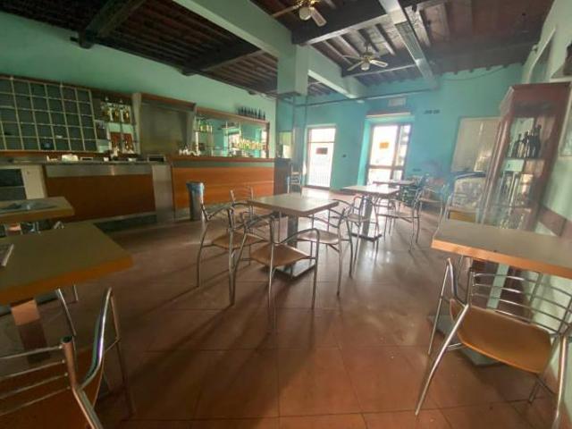 Locale Commerciale in affitto a Capannori, Lucca