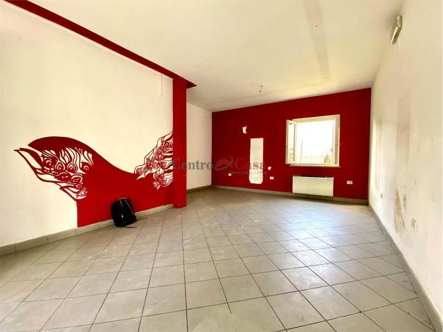 Locale Commerciale in affitto a Capannori, Lucca