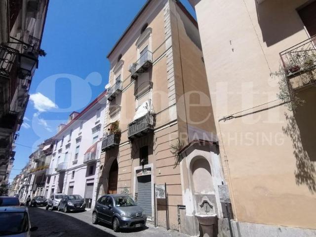 Locale Commerciale in affitto a Capua, Campania