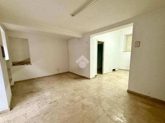 Locale Commerciale in affitto a Carini, Sicilia
