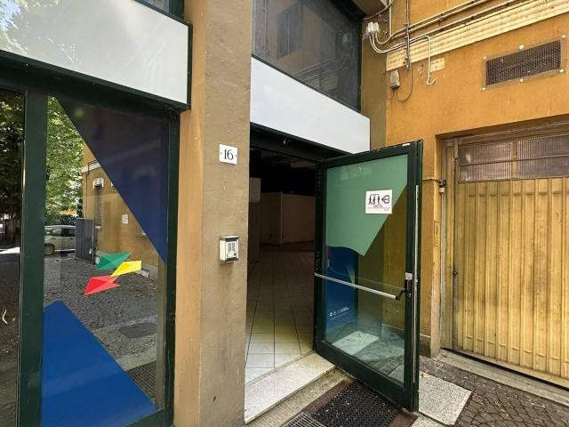 Locale Commerciale in affitto a Unione dei comuni Valli del Reno, Lavino e Samoggia, Casalecchio Di Reno