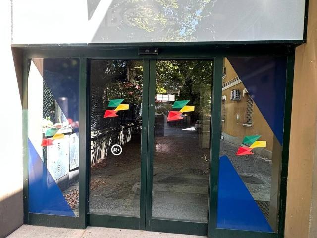 Locale Commerciale in affitto a Unione dei comuni Valli del Reno, Lavino e Samoggia, Casalecchio Di Reno