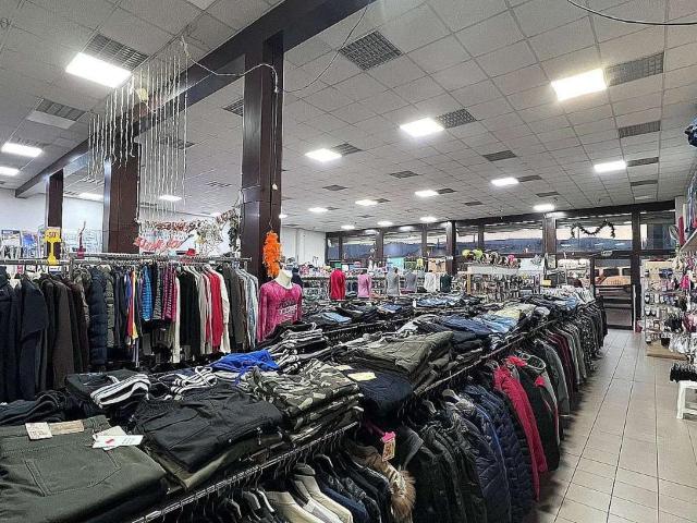 Locale Commerciale in affitto a Tresinaro - Secchia, Re