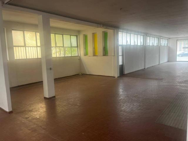 Locale Commerciale in affitto a Marciana, Cascina