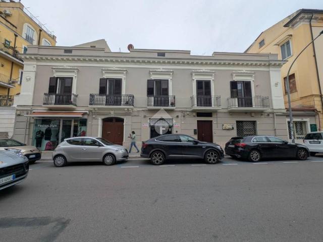 Locale Commerciale in affitto a Centro Storico, Caserta
