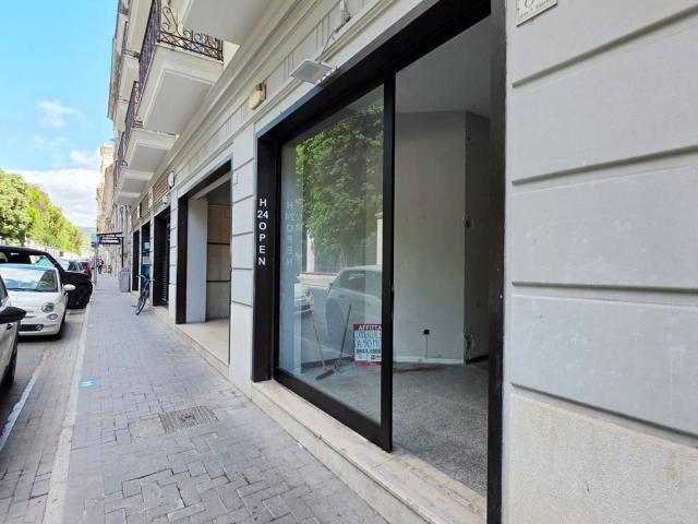 Locale Commerciale in affitto a Centro Storico, Caserta