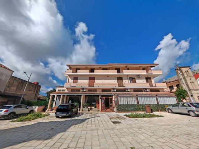 Locale Commerciale in affitto a Pozzovetere, Caserta