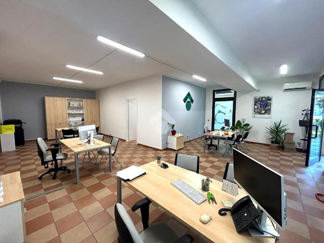 Locale Commerciale in affitto a Casier, Dosson