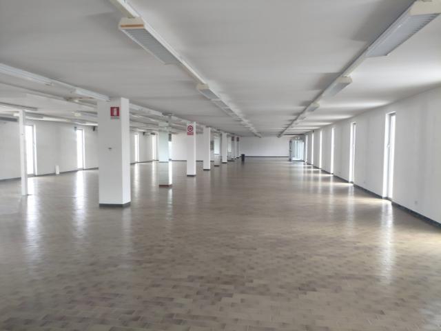 Locale Commerciale in affitto a Cassacco, Friuli-Venezia Giulia