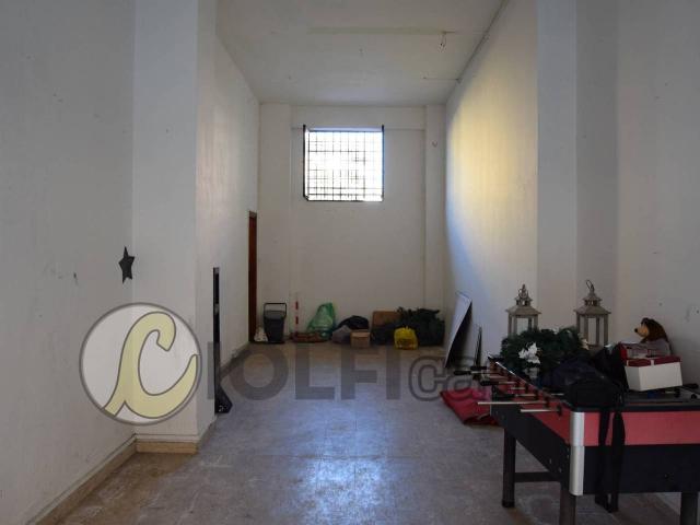 Locale Commerciale in affitto a San Silvestro, Cassino