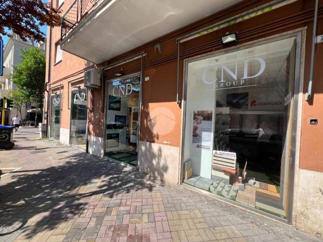 Locale Commerciale in affitto a San Silvestro, Cassino